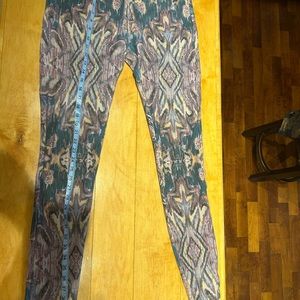 Patterned Leggings with Geometric Design